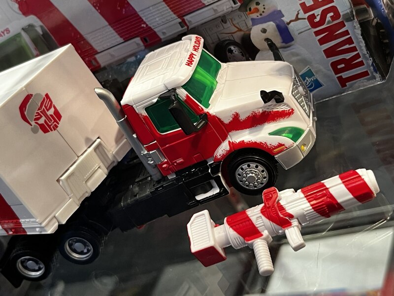 Image Of Transformers Holiday Optimus Prime From MCM London 2022  (17 of 32)